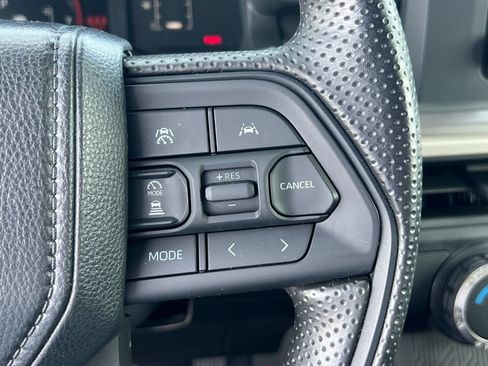 Used 2024 Toyota Tacoma SR5 AWD/4WD image 31