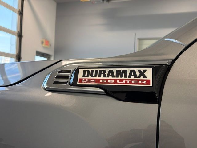 Used 2025 GMC Sierra 3500 Denali w/ Denali Reserve Package AWD/4WD image 12