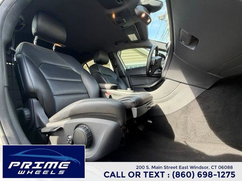 Used 2017 Mercedes-Benz GLA 250 4MATIC image 17