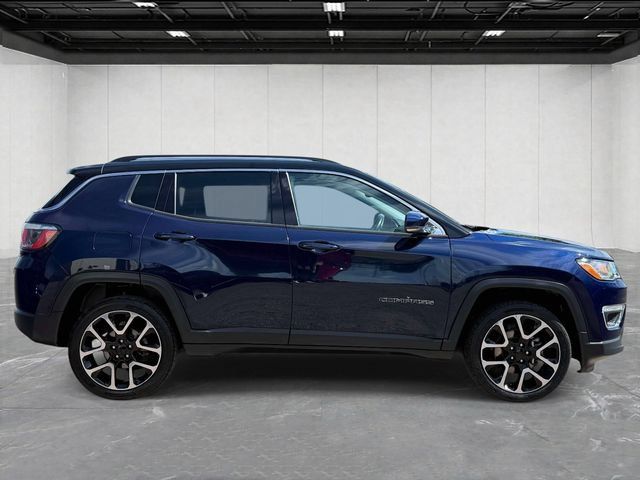 Used 2019 Jeep Compass Limited AWD/4WD image 2