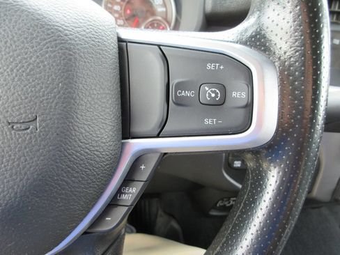 Used 2024 RAM 2500 Big Horn AWD/4WD image 28