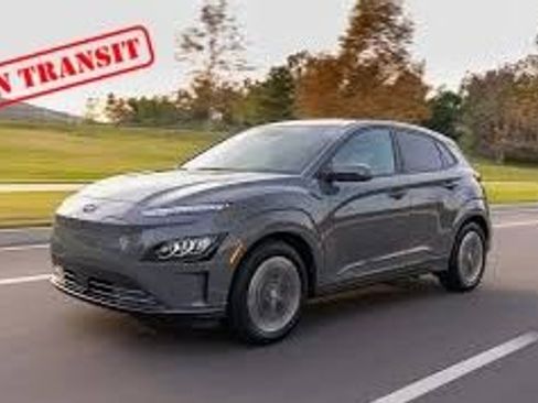 Used 2023 Hyundai Kona SE image 1