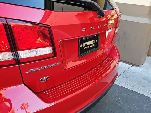 Used 2017 Dodge Journey SXT w/ Blacktop Package image 11