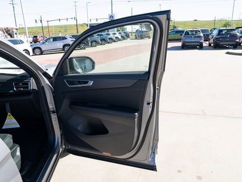 New 2026 Volkswagen Atlas Cross Sport SEL R-Line image 14