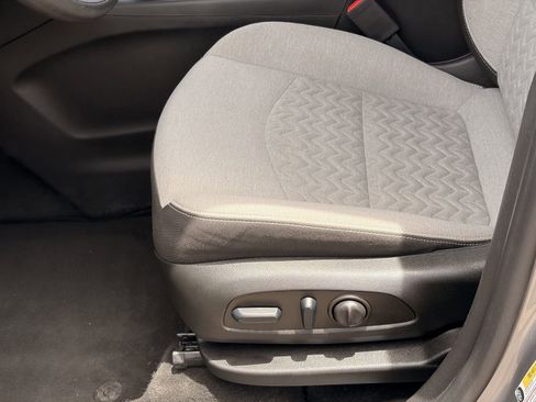 Used 2023 Chevrolet Equinox LT FWD image 20