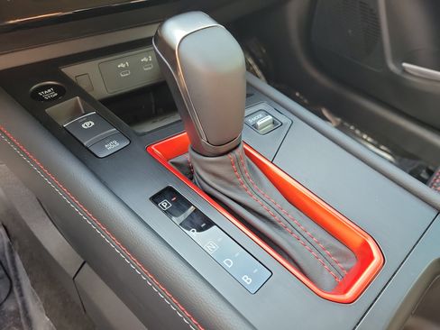 New 2026 Nissan Kicks SR w/ Cold Weather Package image 33