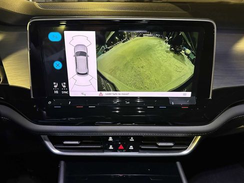 New 2026 Volkswagen Atlas Cross Sport SE image 27