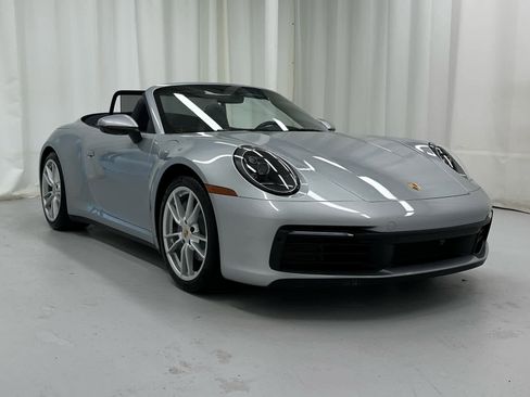 Used 2022 Porsche 911 Carrera RWD image 2