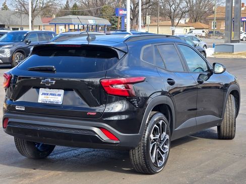 Certified 2024 Chevrolet Trax RS image 11