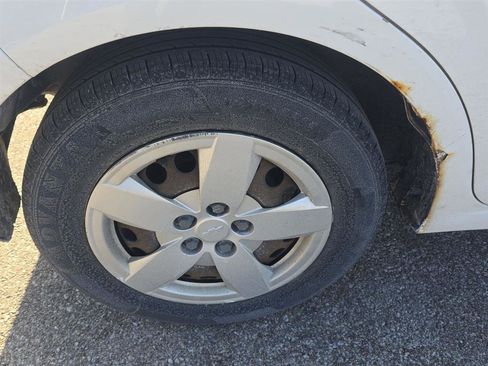 Used 2014 Chevrolet Sonic LS image 8