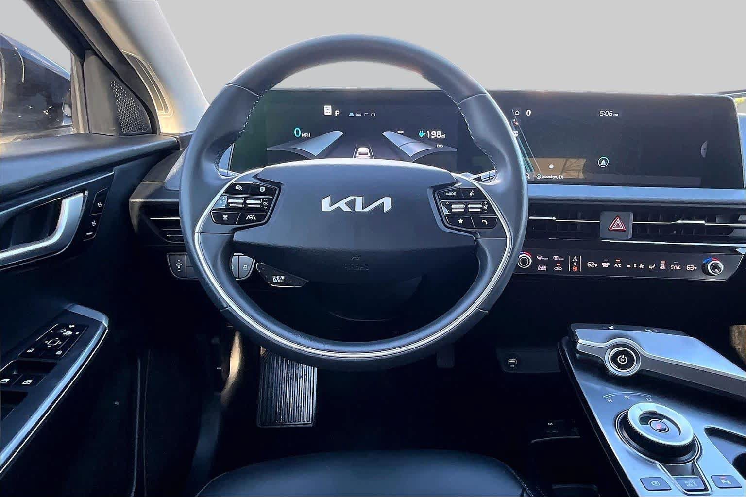 Used 2024 Kia EV6 Light RWD image 5