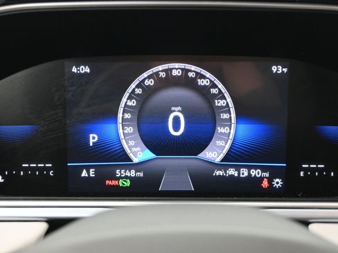 Used 2025 Volkswagen Taos SE FWD image 16