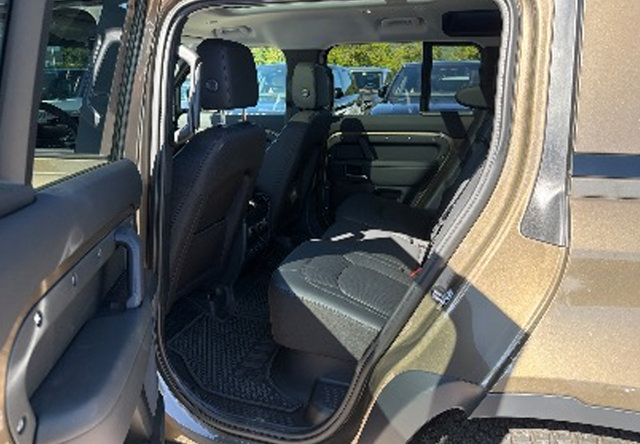 Certified 2025 Land Rover Defender 110 S AWD/4WD image 11