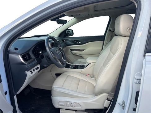 Used 2022 GMC Acadia Denali w/ Denali Ultimate Package image 9