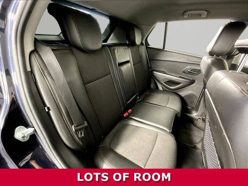 Used 2021 Chevrolet Trax LT w/ Driver Confidence Package FWD image 24