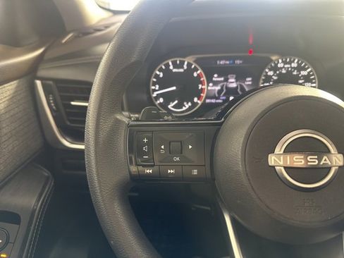 Used 2023 Nissan Rogue SV image 24