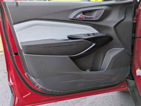 New 2026 Chevrolet Trax LT w/ Driver Confidence Package image 12