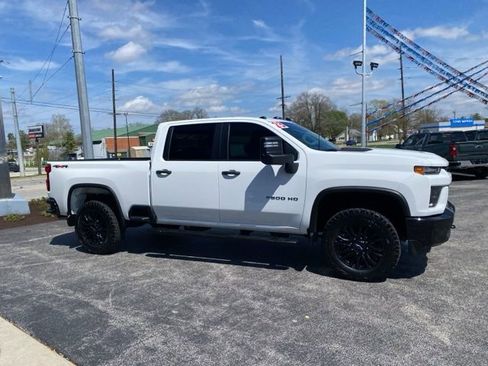 Used 2023 Chevrolet Silverado 2500 Custom w/ Custom Value Package image 6