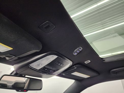 Used 2017 Dodge Charger SXT w/ AWD Plus Group image 13