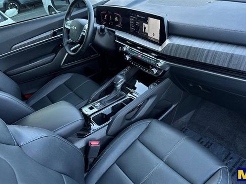 Used 2025 Kia Telluride EX image 19
