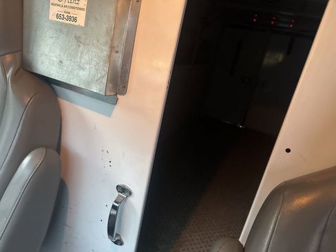 Used 2016 Ford E-350 and Econoline 350 Super Duty w/ Power Windows & Locks Group image 47