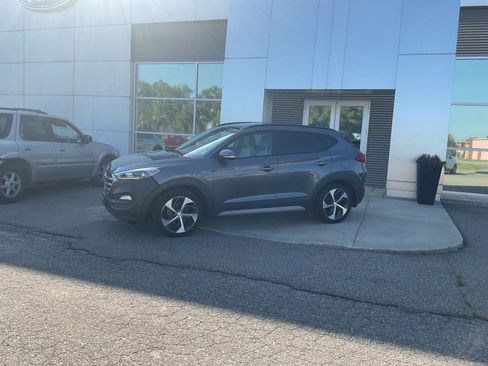 Used 2018 Hyundai Tucson Value w/ Cargo Package image 2