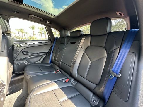 Used 2026 Porsche Macan AWD/4WD image 37