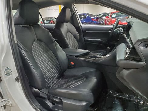 Used 2024 Toyota Camry SE FWD image 13