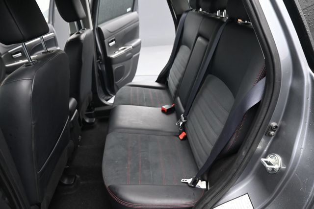 Used 2025 Mitsubishi Outlander Sport AWD image 11