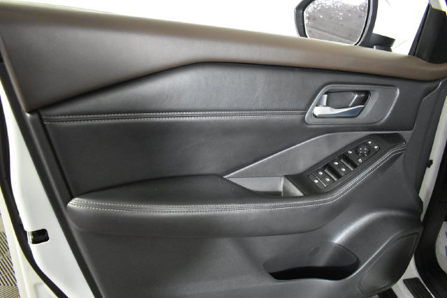 Used 2022 Nissan Rogue SV w/ SV Premium Package AWD/4WD image 7