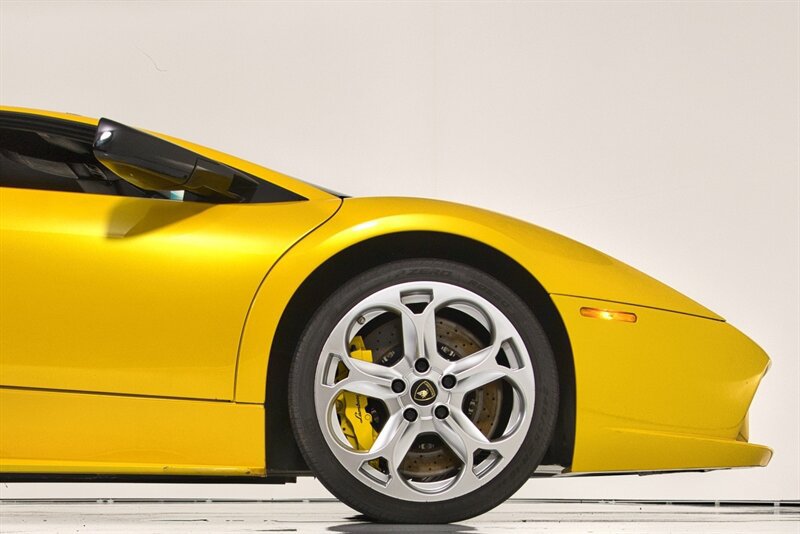 Used 2006 Lamborghini Murcielago Coupe AWD/4WD image 16