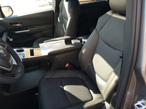 New 2026 Toyota Sienna Platinum AWD/4WD image 16