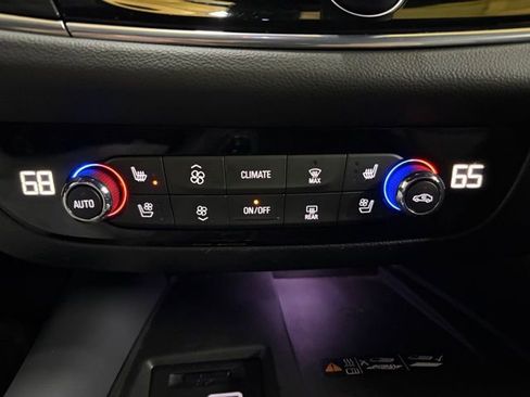 Used 2024 Buick Enclave Premium image 64