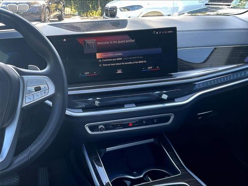 Used 2023 BMW X7 xDrive40i w/ Premium Package image 8