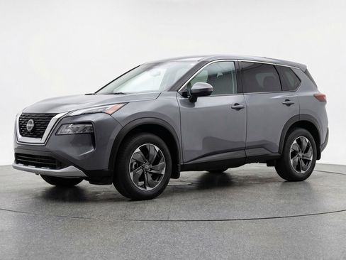 Used 2025 Nissan Rogue SV image 3