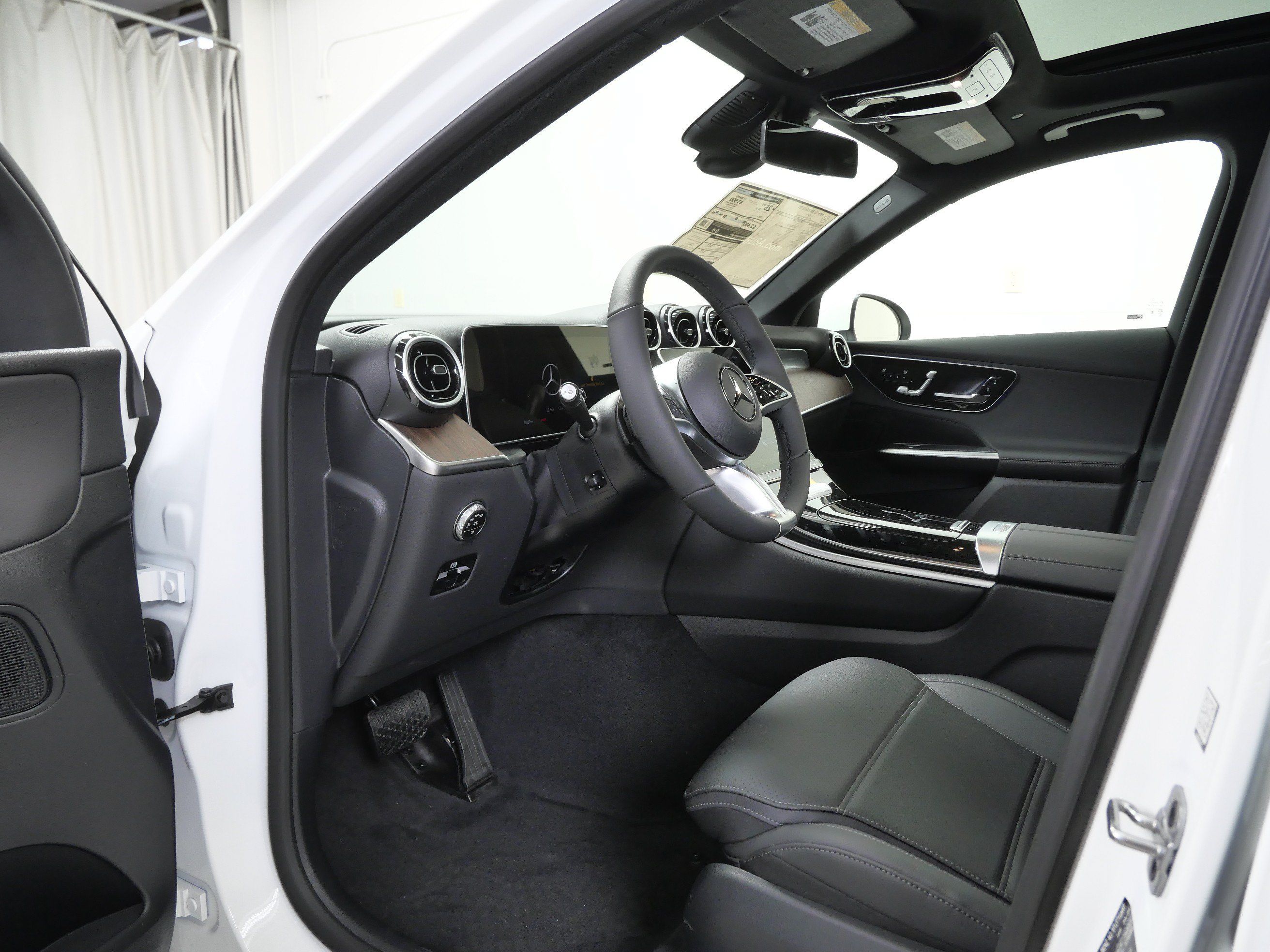New 2026 Mercedes-Benz GLC 300 4MATIC image 7