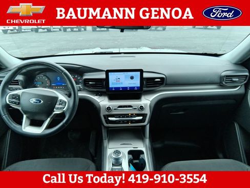 Used 2023 Ford Explorer XLT AWD/4WD image 14