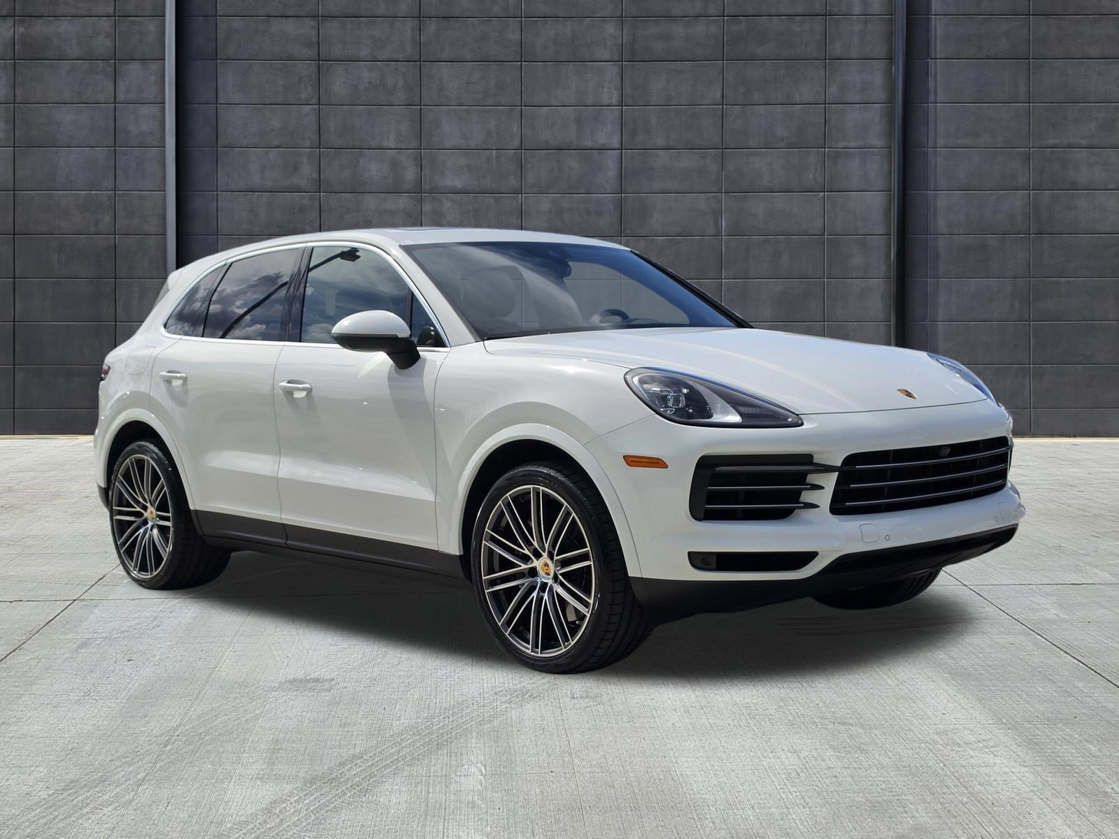 Used 2023 Porsche Cayenne AWD/4WD image 6