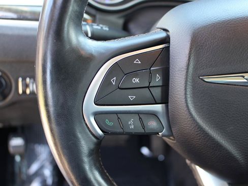 Used 2016 Chrysler 300 C AWD/4WD image 21