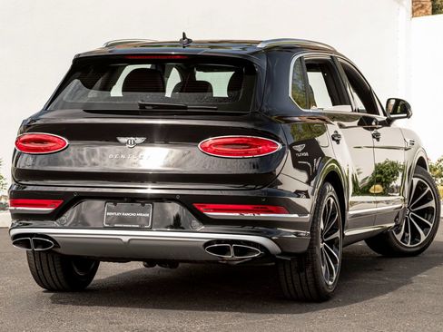 Used 2024 Bentley Bentayga Extended Wheelbase AWD/4WD image 9