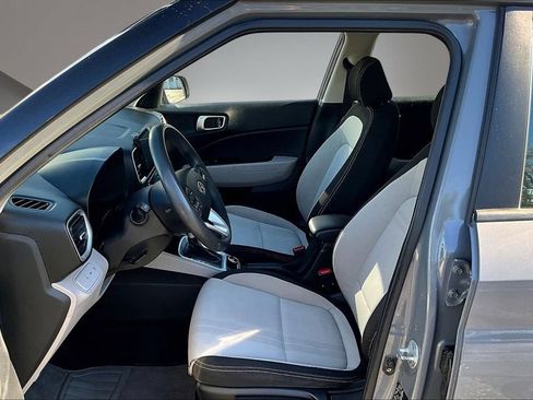 Used 2020 Hyundai Venue SEL FWD image 21