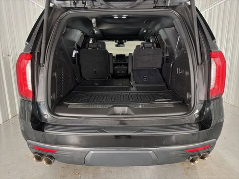 Used 2023 GMC Yukon AT4 w/ Technology Package image 9