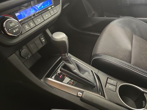 Used 2016 Toyota Corolla S FWD image 22