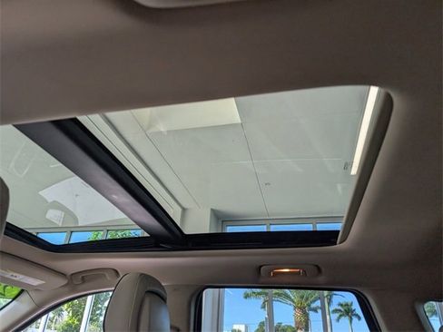 Used 2015 Jeep Grand Cherokee Overland image 9