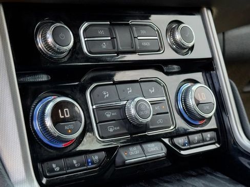 Used 2024 GMC Yukon Denali AWD/4WD image 20
