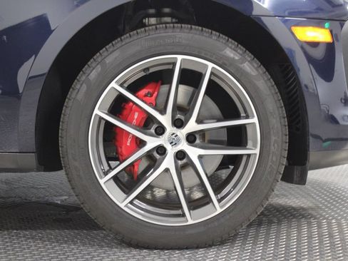 Certified 2022 Porsche Macan S AWD/4WD image 14