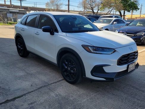 Used 2023 Honda HR-V Sport image 4