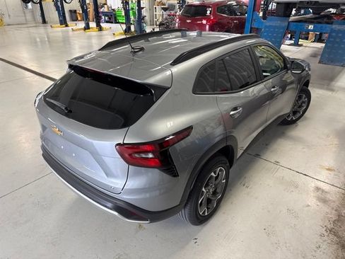 New 2026 Chevrolet Trax LT w/ Driver Confidence Package FWD image 12