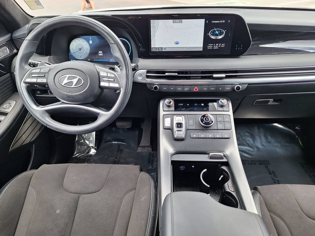 Certified 2025 Hyundai Palisade Calligraphy AWD/4WD image 17