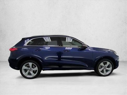 Used 2025 Audi Q5 Premium Plus w/ Premium Plus AWD/4WD image 4